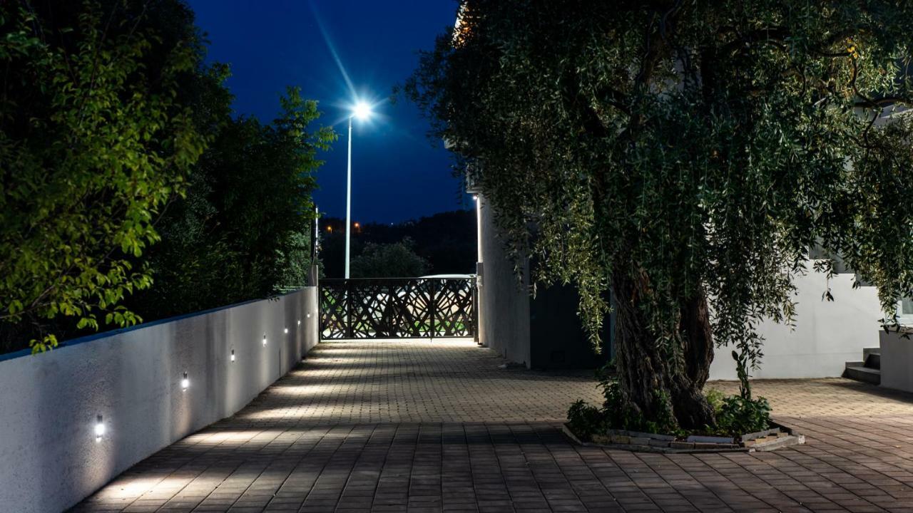 Oinoelia Luxury Suites & Residence ポトス エクステリア 写真
